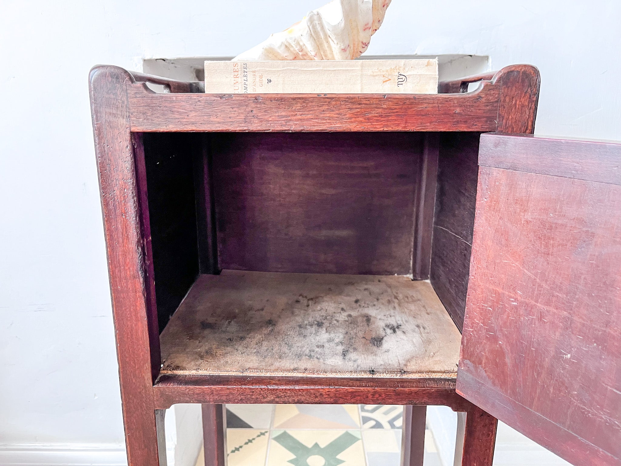 Antique Georgian Mahogany Pot Cupboard