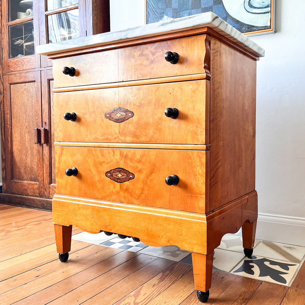 Early 20th Century Marble Top Birch Veneer Swedish Dresser Encrusted With Mother Of Pearl