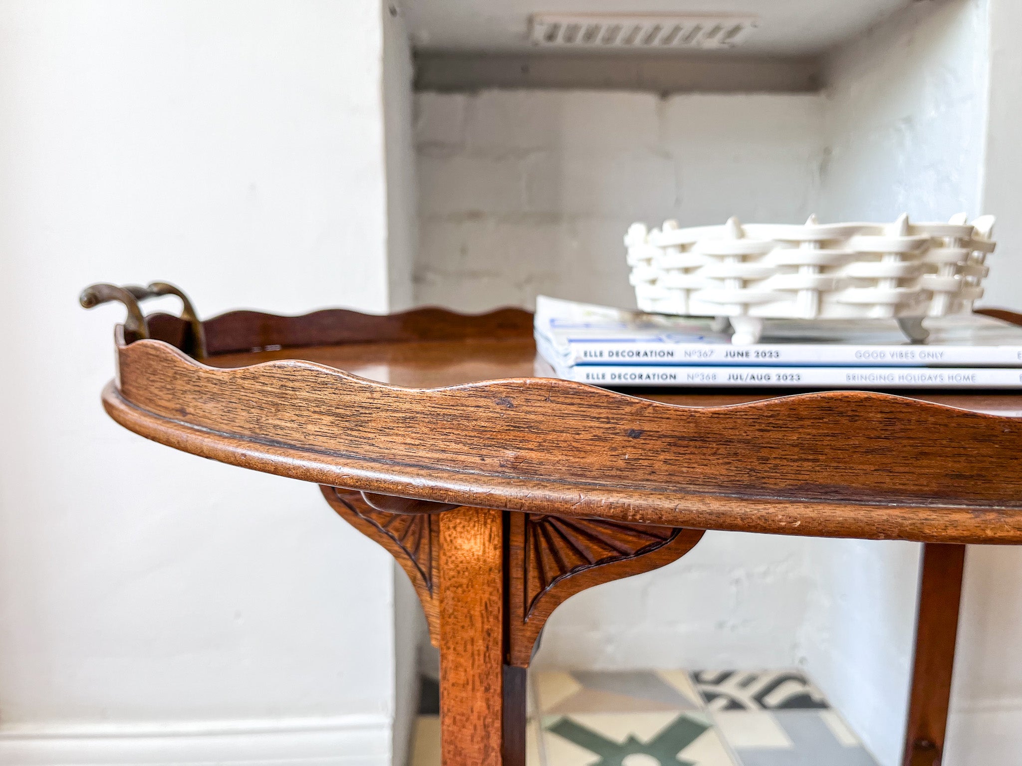 Vintage Scalloped Oval Tray Table